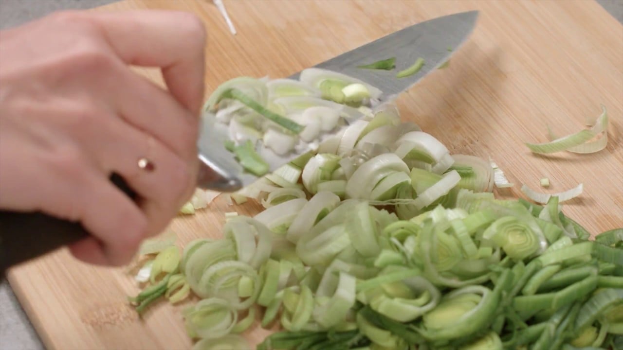 Comment émincer un poireau ?