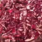 Salade de chou rouge, quinoa et vinaigrette à l'orange : La photo est une représentation de l'étape 1