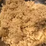 Salade de chou rouge, quinoa et vinaigrette à l'orange : La photo est une représentation de l'étape 4
