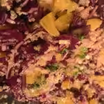Salade de chou rouge, quinoa et vinaigrette à l'orange : La photo est une représentation de l'étape 9