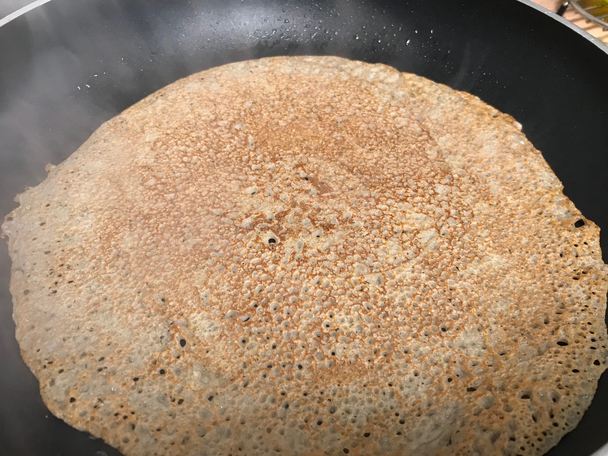 Traditional Buckwheat Galettes : La photo est une représentation de l'étape 5