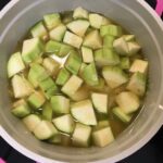 Gaspacho de courgettes, basilic et fromage frais : La photo est une représentation de l'étape 2