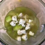 Gaspacho de courgettes, basilic et fromage frais : La photo est une représentation de l'étape 3