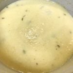 Gaspacho de courgettes, basilic et fromage frais : La photo est une représentation de l'étape 4