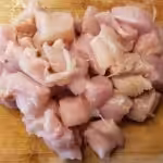 Brochettes de poulet mariné au citron, miel et épices : La photo est une représentation de l'étape 1