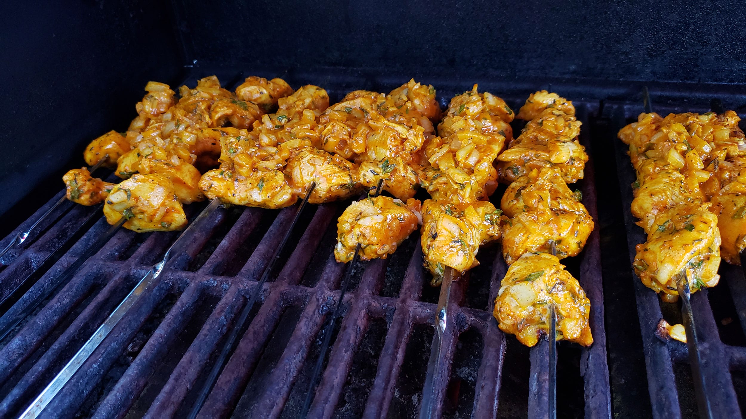 Lemon, Honey, and Spice Marinated Chicken Skewers : La photo est une représentation de l'étape 6