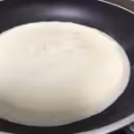 Crêpes sans lactose au lait d'avoine : La photo est une représentation de l'étape 4