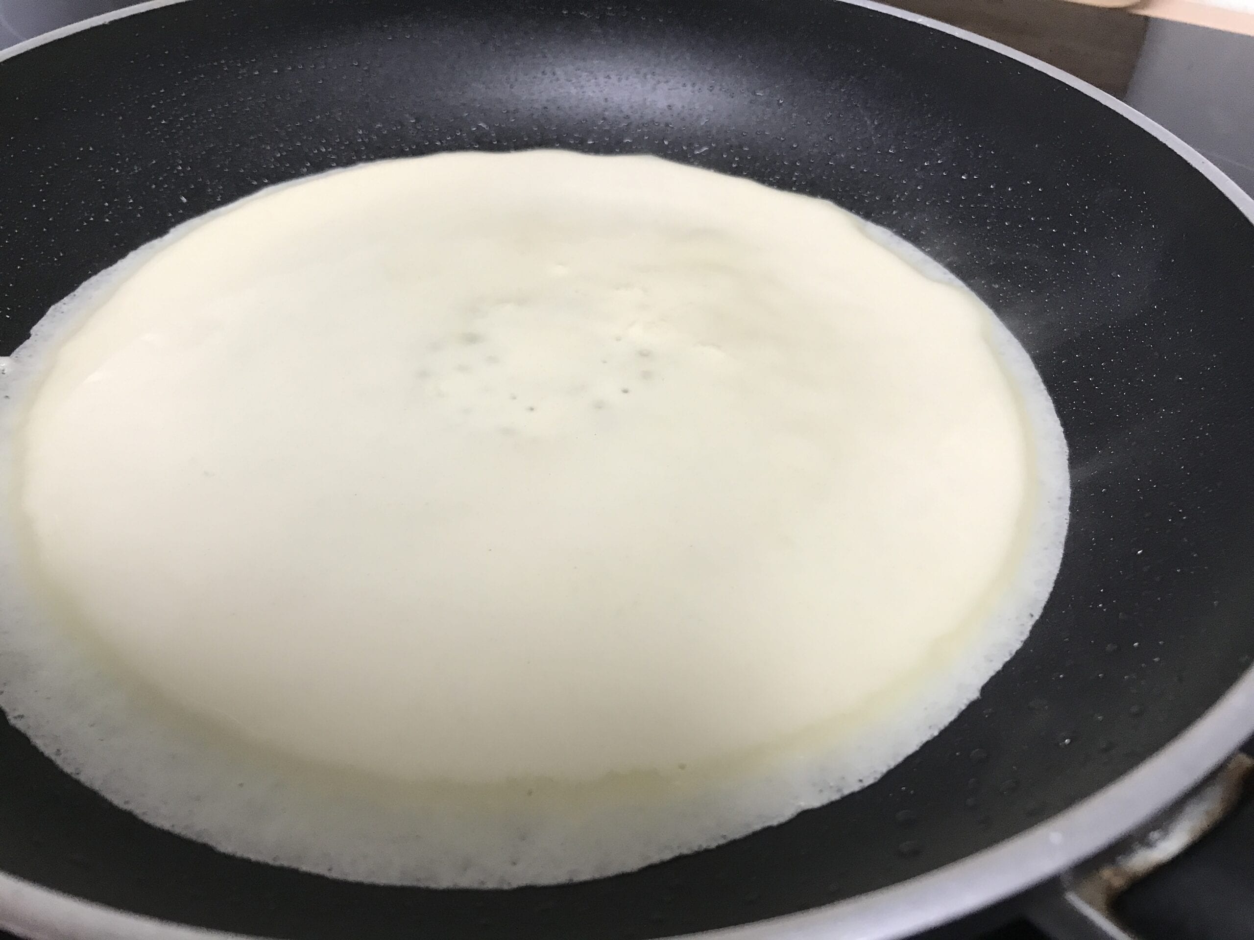 Lactose-free crepes with oat milk : La photo est une représentation de l'étape 4