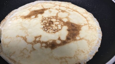 Crêpes sans lactose au lait d'avoine : La photo est une représentation de l'étape 5