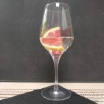 Cocktail Saké tonic et pamplemousse : La photo est une représentation de l'étape 2