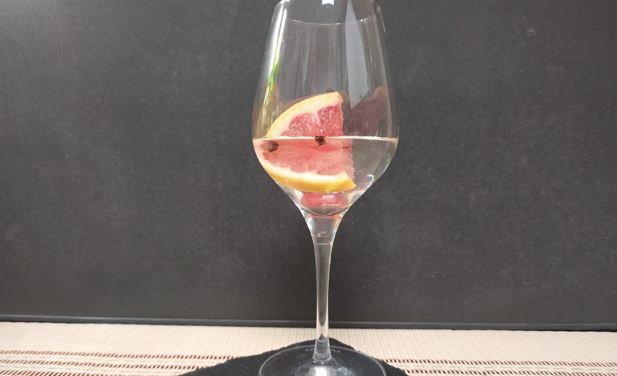 Saké tonic and grapefruit cocktail: The image is a representative of the step 3