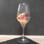Cocktail Saké tonic et pamplemousse : La photo est une représentation de l'étape 3