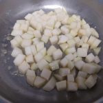 Grenadins de veau, purée de panais, sauce champignons et poires rôties : La photo est une représentation de l'étape 2