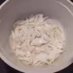 Poulet aux olives et citrons confits : La photo est une représentation de l'étape 1