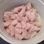 Poulet aux olives et citrons confits : La photo est une représentation de l'étape 2