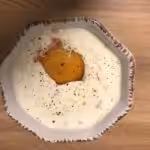 Cocotte eggs with foie gras and Espelette pepper : La photo est une représentation de l'étape 4