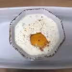 Cocotte eggs with foie gras and Espelette pepper : La photo est une représentation de l'étape 5