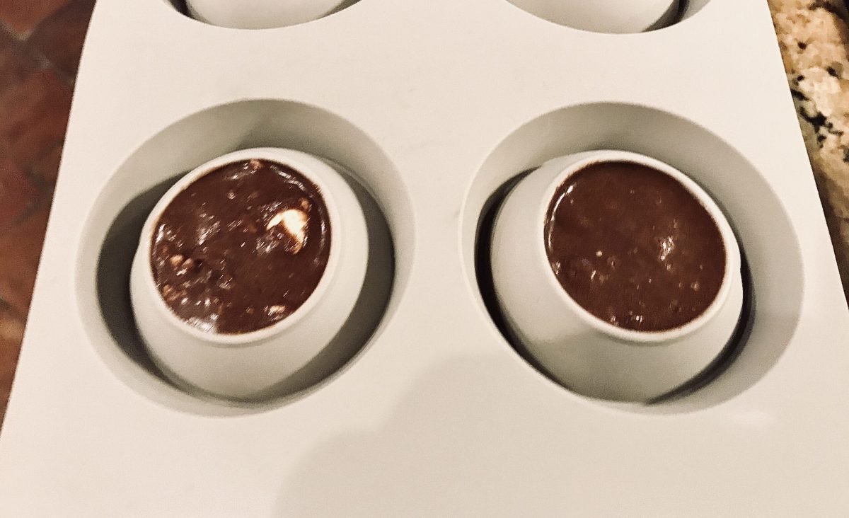 Mousse glacée au chocolat et éclats de meringues : La photo est une représentation de l'étape 9
