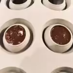 Mousse glacée au chocolat et éclats de meringues : La photo est une représentation de l'étape 9