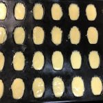 Mini-madeleines moelleuses à la fève Tonka : La photo est une représentation de l'étape 5