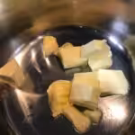Béchamel au thym : La photo est une représentation de l'étape 2