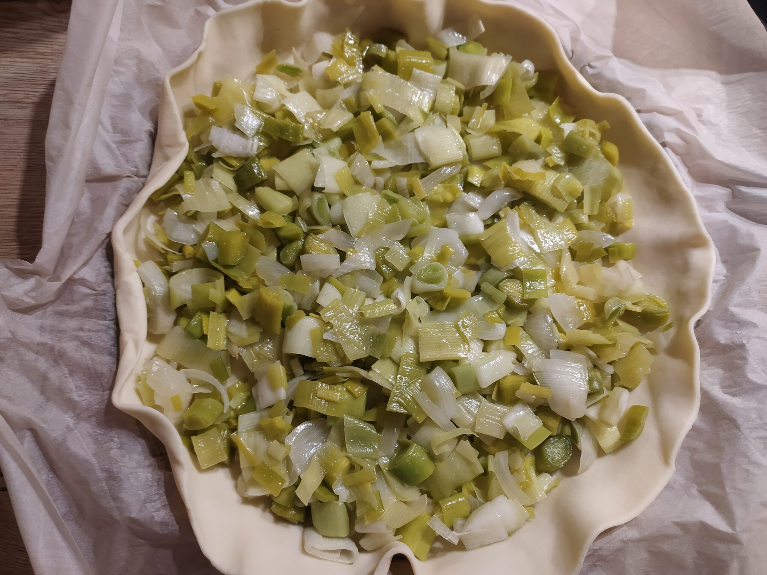 Leek and Bacon Tart : La photo est une représentation de l'étape 4