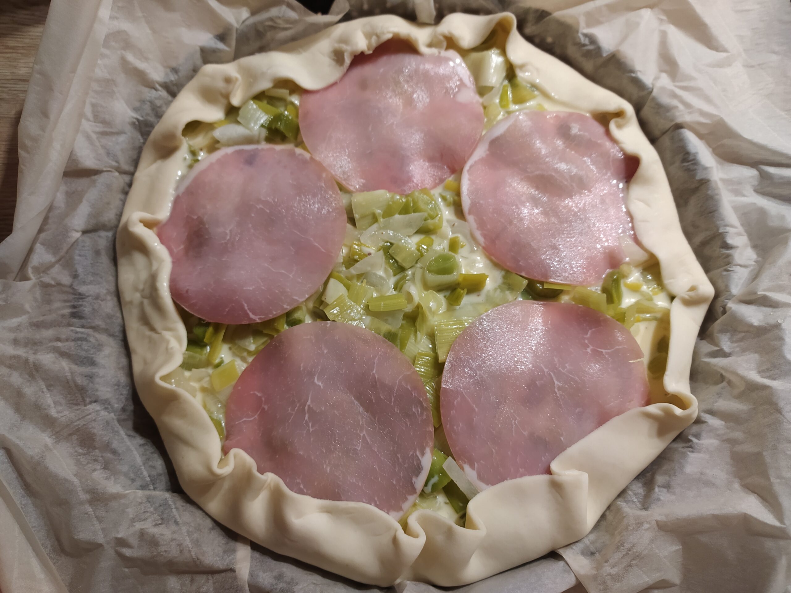 Leek and Bacon Tart : La photo est une représentation de l'étape 6