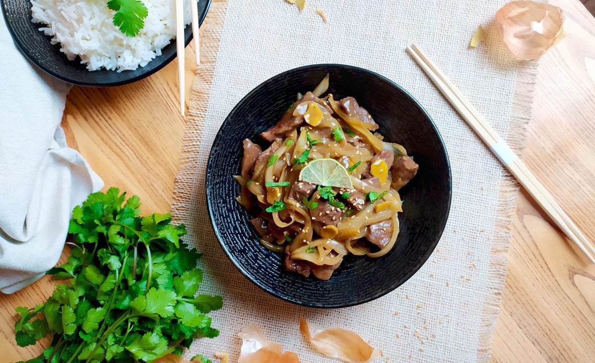 La photo représente la recette : Asian Beef with Onions