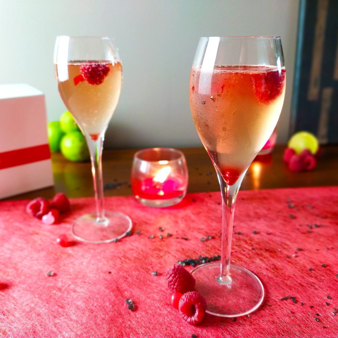 The photo represents the recipe: Valentine's Cocktail with Clairette de Die and Raspberry