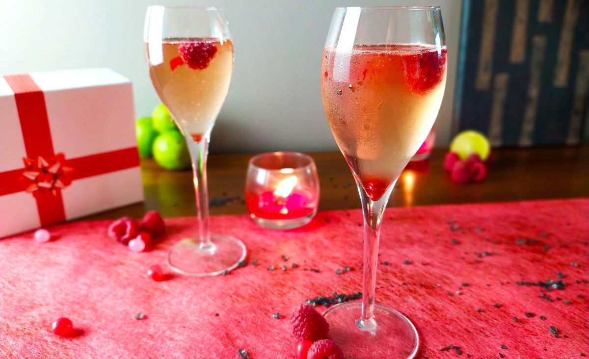 The photo represents the recipe: Valentine's Cocktail with Clairette de Die and Raspberry