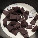Crèmes au chocolat (Recette facile et rapide) : La photo est une représentation de l'étape 2