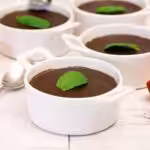 Crèmes au chocolat (Recette facile et rapide) : La photo est une représentation de l'étape 3