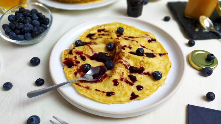 La photo représente la recette : Crêpes faciles et rapides (Mesures en Mug/Tasses)
