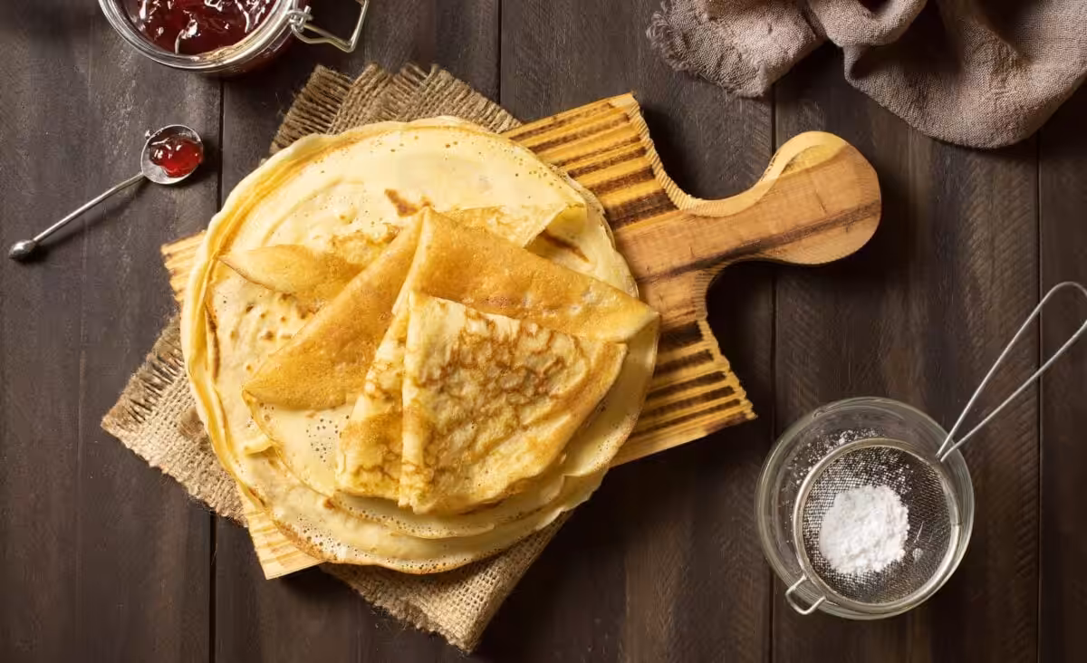 La photo représente la recette : Lactose-free crepes with oat milk
