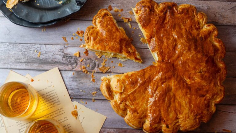 La photo représente la recette : Galette des rois à la frangipane