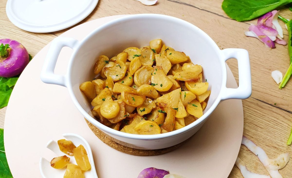 La photo représente la recette : Honey-Roasted turnips