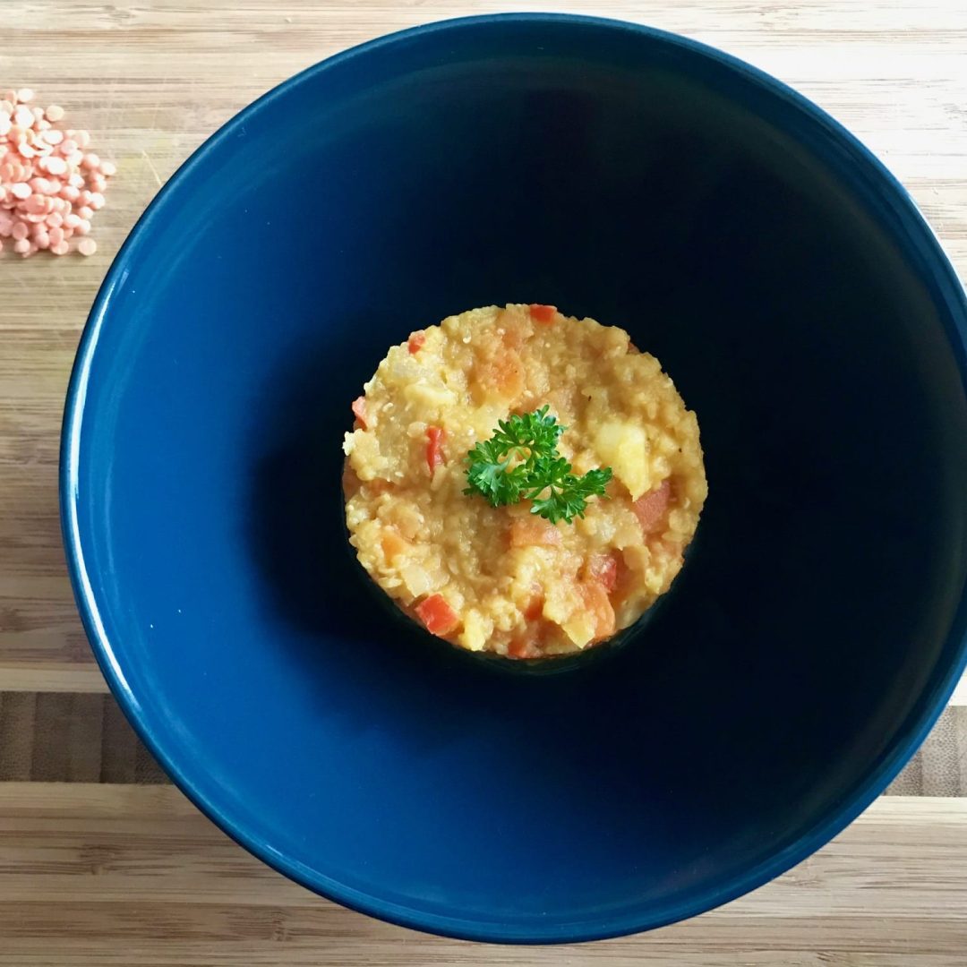 La photo représente la recette : Salade de lentilles corail et curry