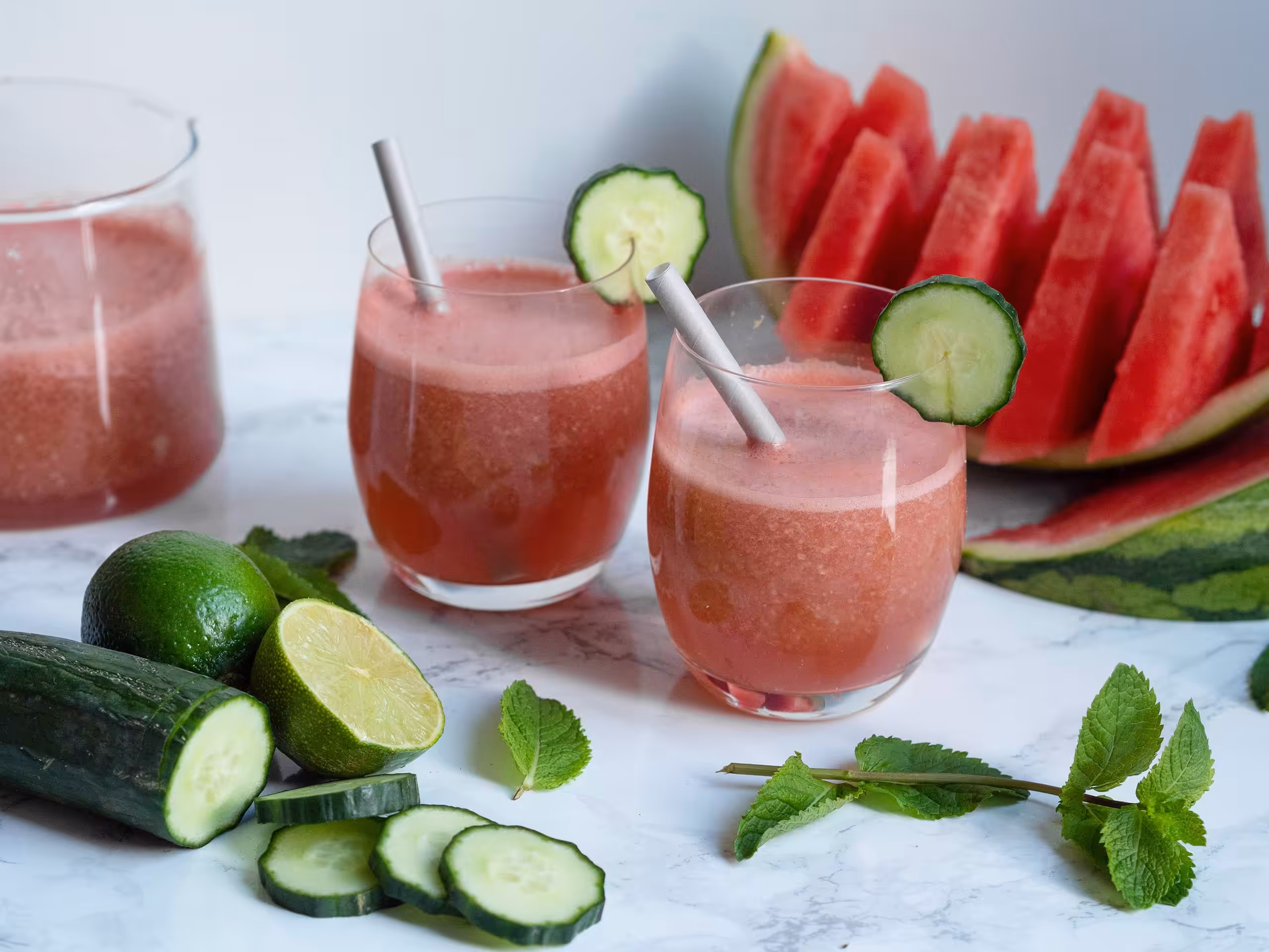 La photo représente la recette : Smoothie estival pastèque, concombre et citron
