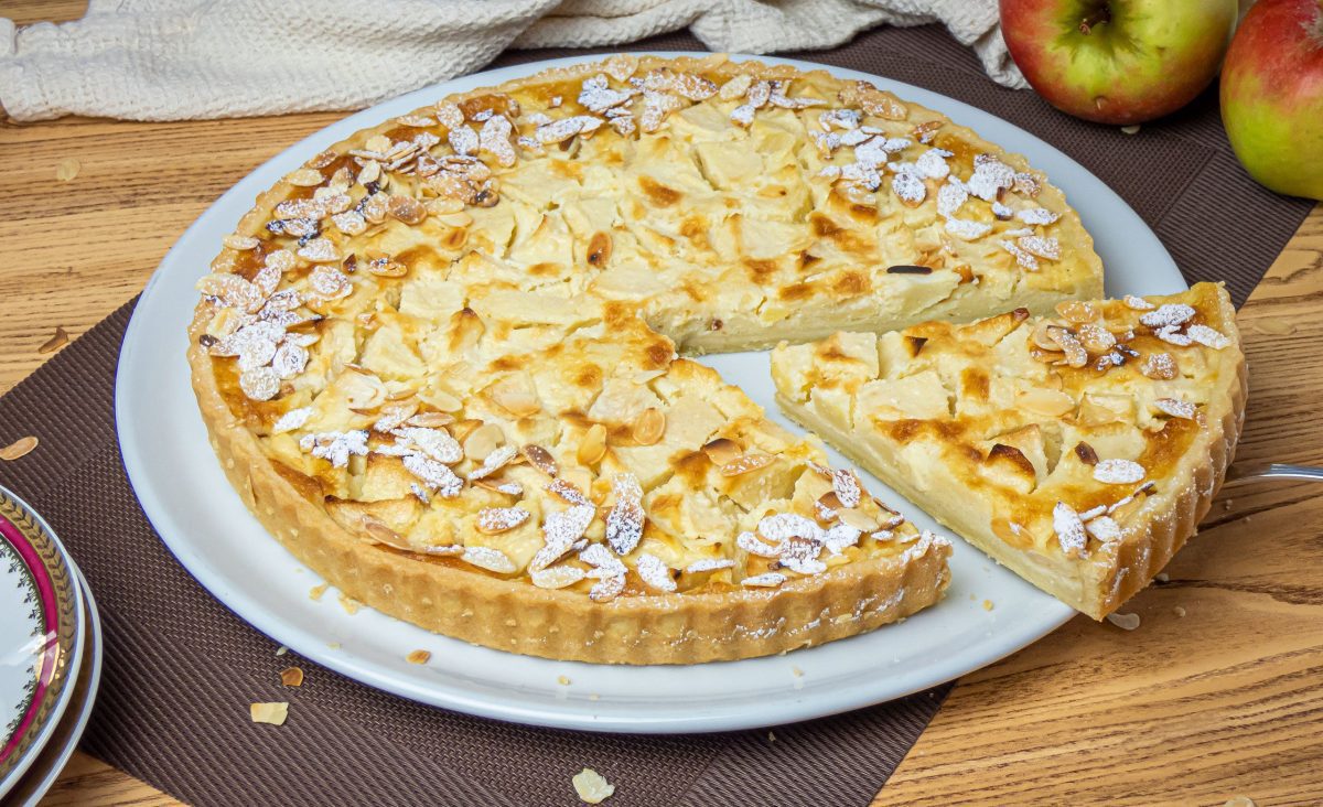La photo représente la recette : Tarte Normande aux pommes