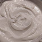 Velouté crémeux de chou-fleur, magret séché et crème de coco : La photo est une représentation de l'étape 3