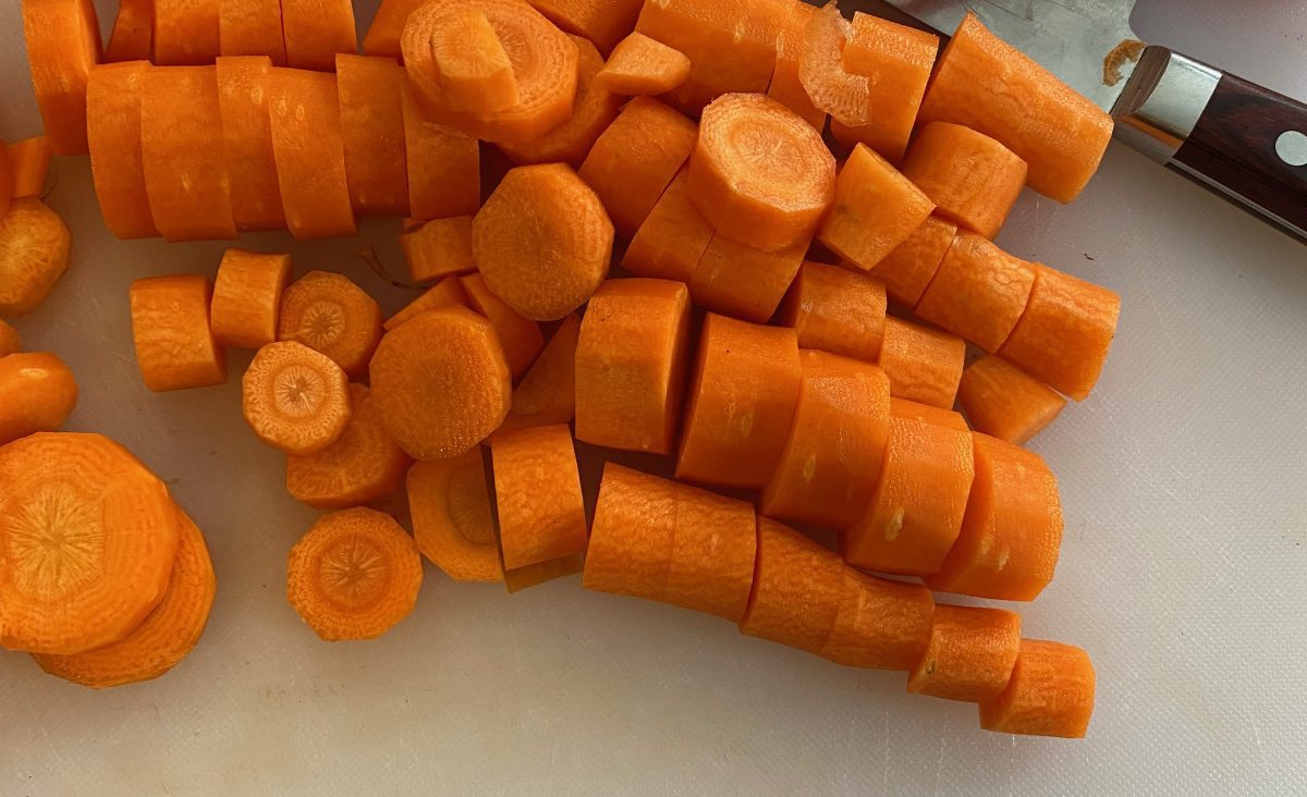 Trempette de carottes et tahini : La photo est une représentation de l'étape 1