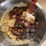 Biscuits chocolat, datte et tahini : La photo est une représentation de l'étape 3