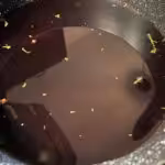 Vin chaud de noël : La photo est une représentation de l'étape 3