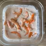 Crevettes marinées au lait de coco et citron vert, guacamole aux épices : La photo est une représentation de l'étape 2