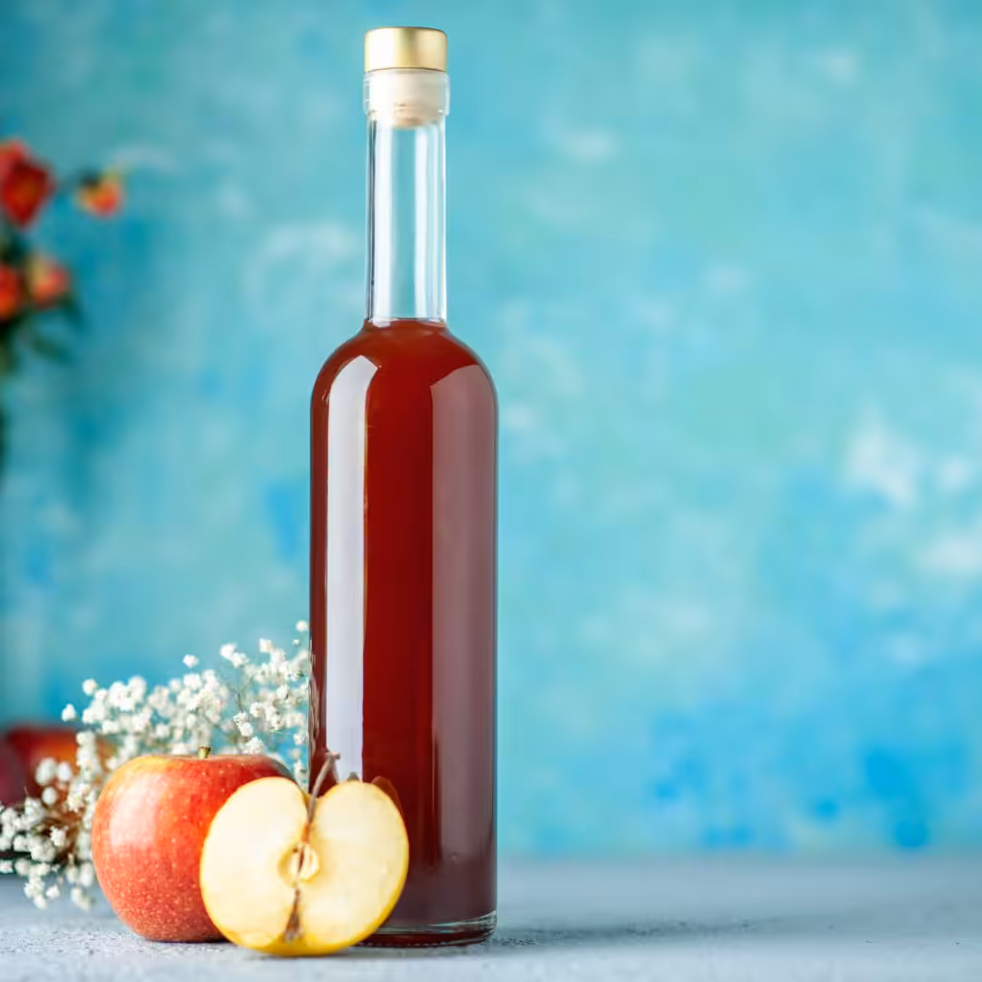 La photo représente l'article de lecture culinaire : Explorez le monde du vinaigre&nbsp;: Origines, utilisations culinaires et variétés