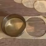 Ravioli with mushrooms, cream, and truffle oil : La photo est une représentation de l'étape 9