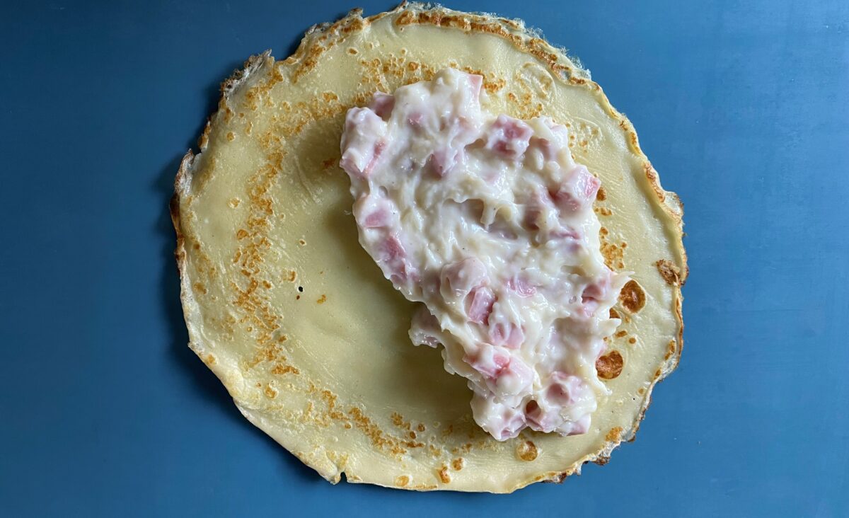 Crêpes au jambon et fromage: The image is a representative of the step 12