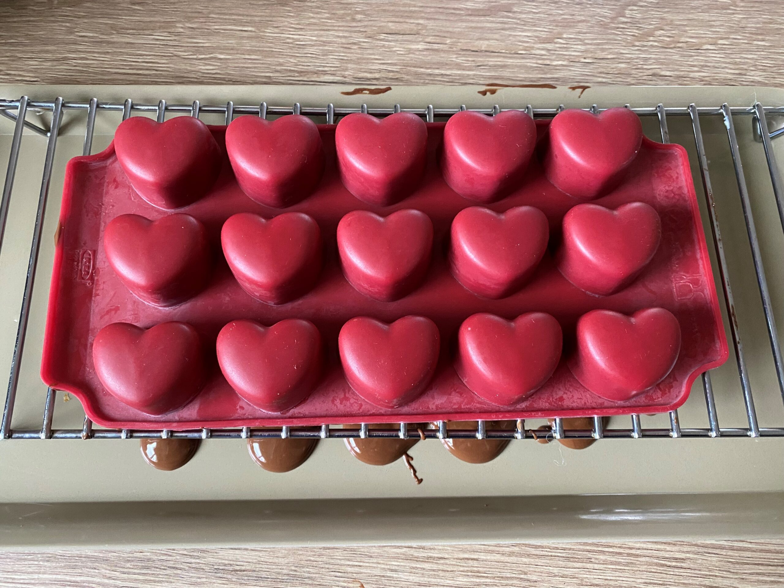 Bonbons au chocolat et guimauve en forme de cœur : La photo est une représentation de l'étape 2