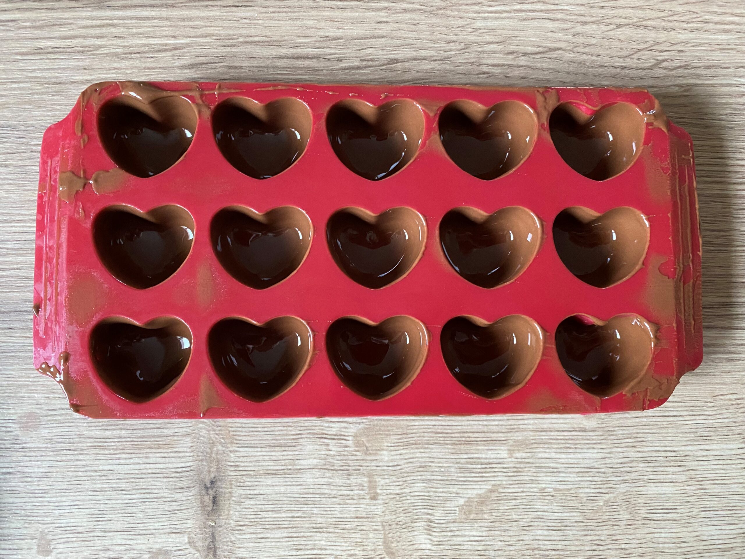 Bonbons au chocolat et guimauve en forme de cœur : La photo est une représentation de l'étape 3