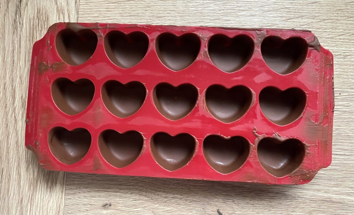Bonbons au chocolat et guimauve en forme de cœur : La photo est une représentation de l'étape 8